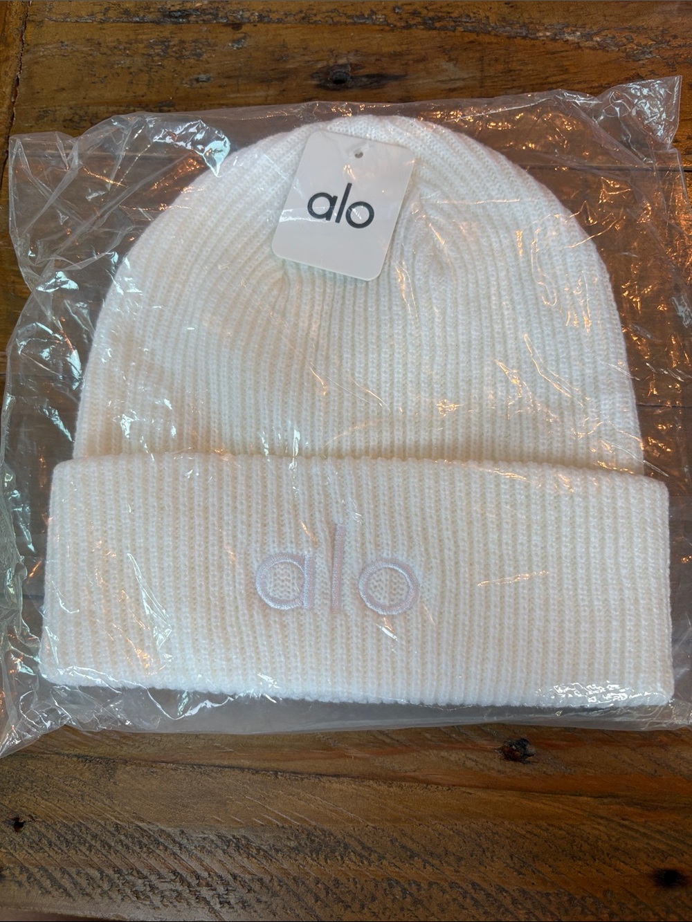 ALO Yoga White Ribbed Cuffed Beanie with Embroidered Logo NWT